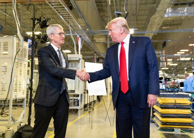 EEUU amenazó a Apple para que fabricase el iPhone en casa. Apple ya está pasando por el aro
