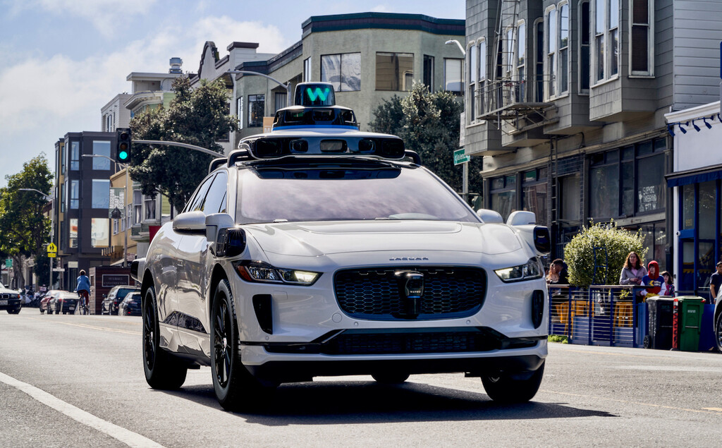 Europa comenzará a ver robotaxis en sus calles en 2026. La sorpresa es que no será Waymo quien los despliegue